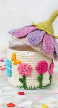 Toys For Friends - Mafulya - Maria Ufimtseva - The Flower House - A Casa Florida - Portuguese - Translated