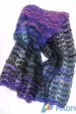 Judiths Scarf by Linda Moorhouse-Free