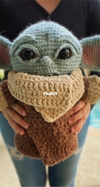 Crafty is Cool - Allison Hoffman - Baby Yoda - Russian - Translated