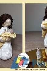 Cubby House Crochet - Veronica McRae - Mother with newborn - Hungarian  - Translated