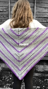 Hooking Mad Makes - Helen - Simple Pop of Colour Shawl - Free
