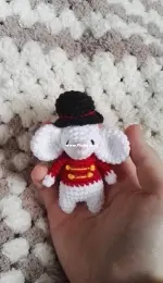 Andreia from Lemon Yarn Creations - Magnus Mouse