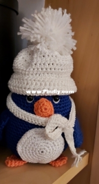 Pinguin with hat