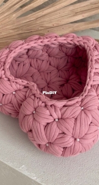 Wow Bag Shop Designs _ crochet pattern t-shirt yarn heart basket _ English