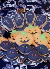 Halloween sweet table and decorations