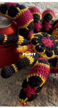 Larrie Crafts NL - Larrie Crafts - Mini African Flower Tarantula