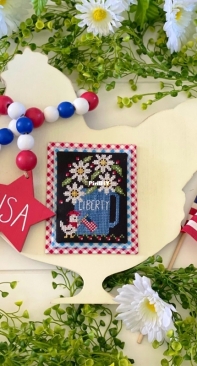 Stitching with the Housewives - Whats in My Cup - Liberty