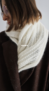 Vibrato Scarf by Anna Krzyżak - Violist Knits