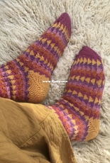 Play socks by by Charlotte Stone - Stone Knits - Free