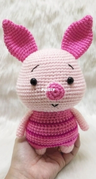Crochet Garage - Piglet - English