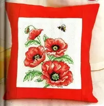 Anchor AD 1672 Poppy and Bee from The World of Cross Stitching TWOCS 181 XSD