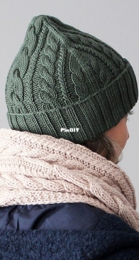 Cloudberry Hat by Lisa Hannes