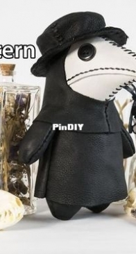 Paintyee - Plague Doctor Doll