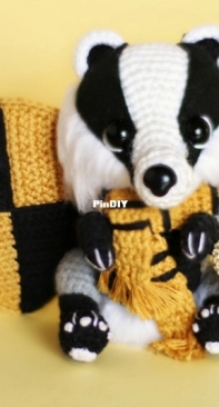 Loopy Pattern - Angelina Taranina - Badger Puffy
