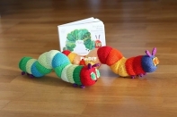 Cuddle Me Caterpillar by Doreen Blask - English and German