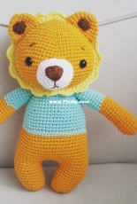Amigurumi lion