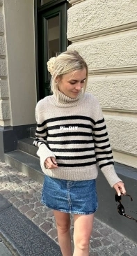 Lyon Sweater Chunky Edition  by PetiteKnit - Mette Wendelboe Okkels - English, Danish, Dutch, French, Norwegian, Swedish, German