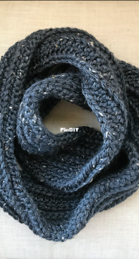 Rad Yarn Co -  Becka Jackson - Larkspur Infinity Scarf - Free