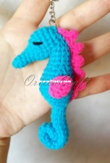 OrlicaCraft- Dominika Kamyszek - Seahorse Keychain - Polish - Free