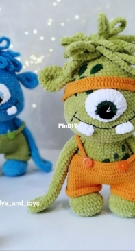 Olya and Toys-Olga Shkarlatyuk-Funny Monster - English