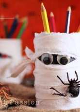 Craft Passion - Halloween Mummy Pencil Holder-Free Pattern