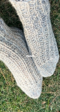 The Graceful Tangle - Amy Kate Sutherland - Caelum Slipper Socks