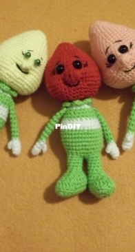 Little beries from animacion "Strawberry Shortcakes Berry Bitty Adventures"