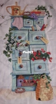 Gardeners chests of drawers / Cassettiera del Giardiniere