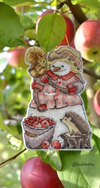 Snowman Yablochkin by Ludmila Oinonen / ludmoin