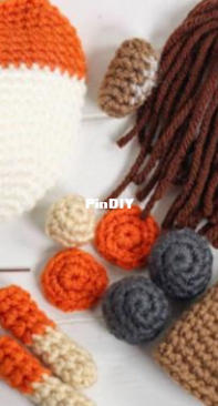 Winding Road Crochet - Lindsey Dale - Fotball Gnome - Free