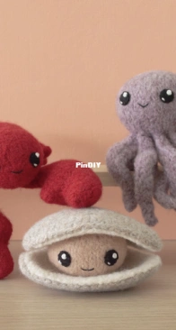 Surf's Up: Felted Knit Patterns by Lisa Eberhart - Crafty Alien