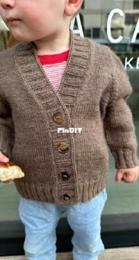 Eva Cardigan Junior by Mette-Wendelboe Okkels - PetiteKnit