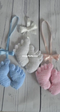 Knitting by Post - Baby Feet -