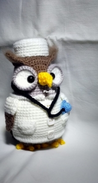 Owl, doctor, crocheted