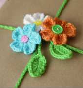Daisy Cottage Designs - Lauren Brown - DIY Floral Gift Wrap - Free