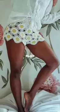 Muto Crochet Designs - Onome Muto - Flower Power Shorts