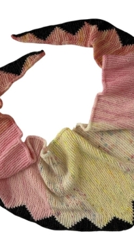 Snaggletooth shawl by ambah o´brian english