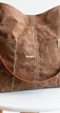 Noodlehead - Compass bag - English