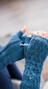 Flowery Arm Warmers by Tanja Steinbach