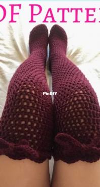 Coze Creations (Elyssa Douds) - Knee Crochet Stocking - English