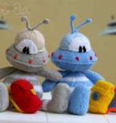 Twins-Two Two The Alien by Ala Ela