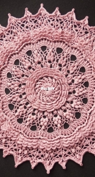 Nelly Klos - Rose Doily - English
