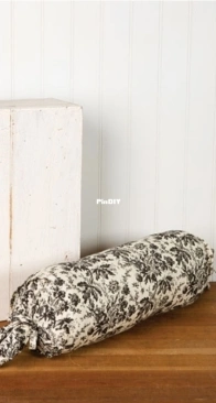 Connecting Threads - Boudoir Bolster - Free