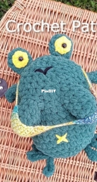 Bleu Tick Crochet - Krysta Mallory - Long Boobied Frog