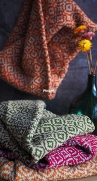 Maarly Cowl by Lucia Ruiz de Aguirre