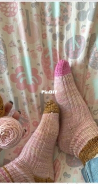 Leftover love socks - Talya in Love Designs - Natalya Christensen
