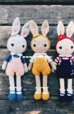 The Swimming Little Fish - Trang Nguyen - Pit the Rabbit
