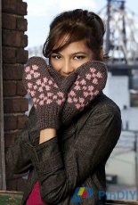 Smitten Mittens by Karen Baumer /Yarnspirations-Free
