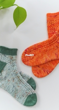 Jesen Socks by Tea Bercek
