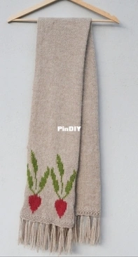 Vivetas radishes scarf by Loulalalou